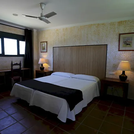 El Celemin De Conil Bed & Breakfast 3*